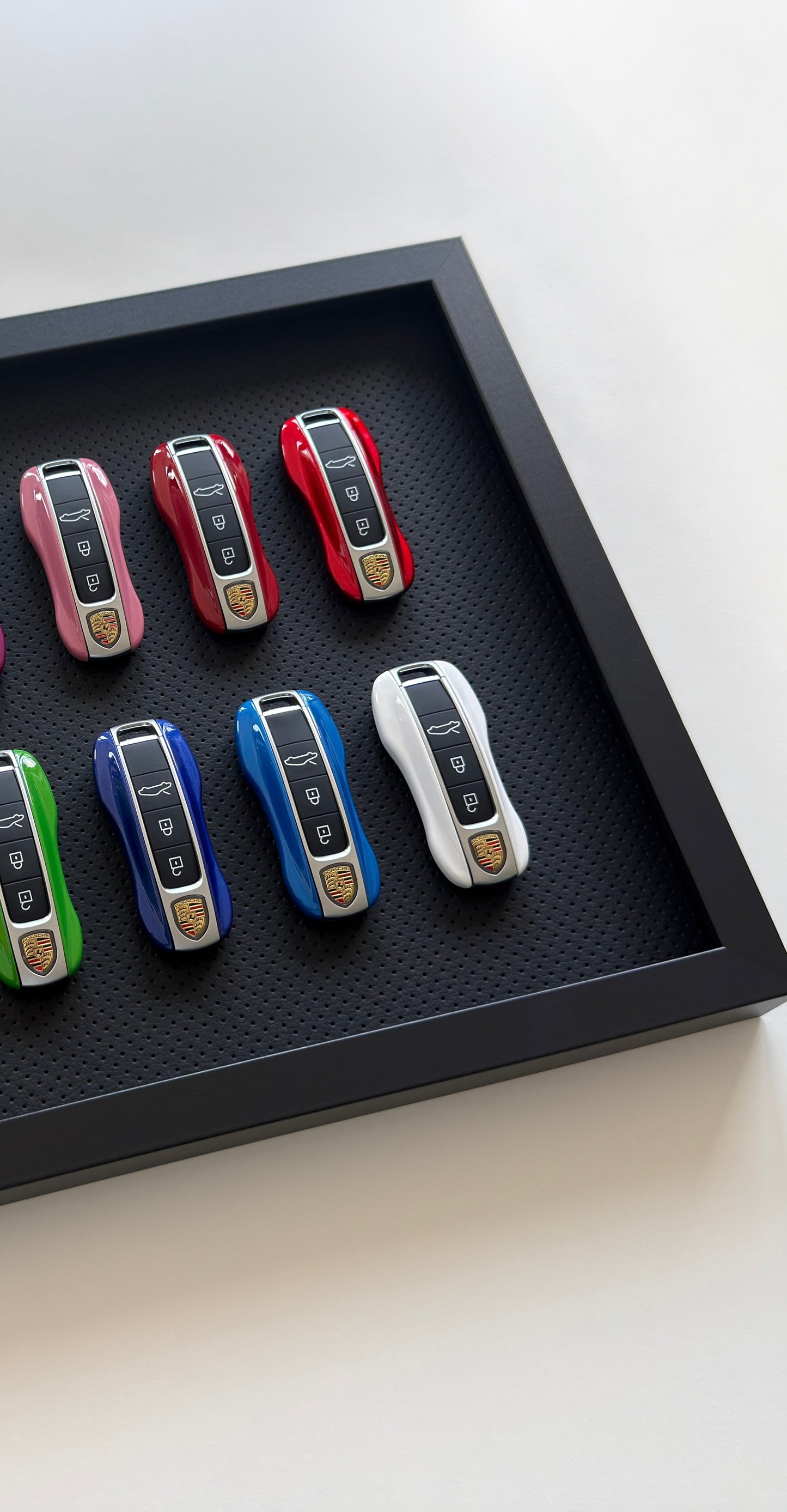 12 KEYS CAR KEY CARBON FRAME 2