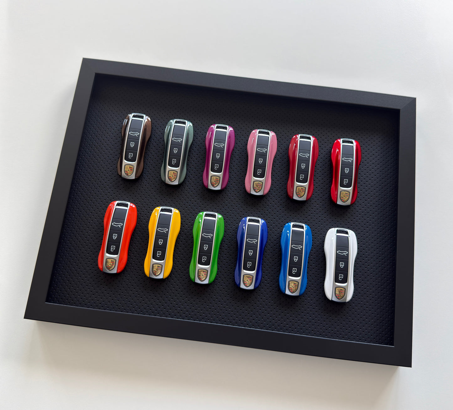 12 KEYS CAR KEY CARBON FRAME 2